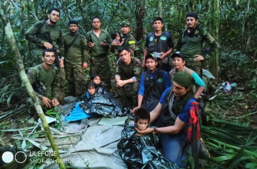  Crianças são achadas vivas na selva 40 dias após queda de avião na Colômbia