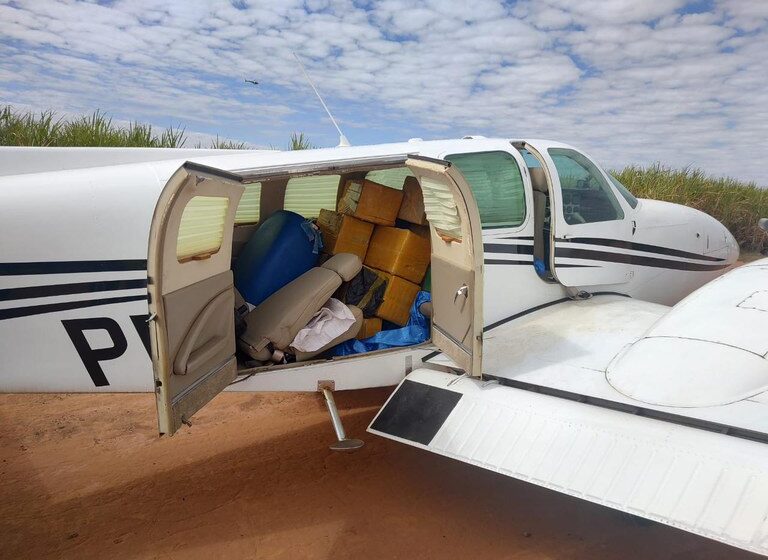  Ação conjunta da Polícia Federal intercepta aeronave com 400kg de cocaína