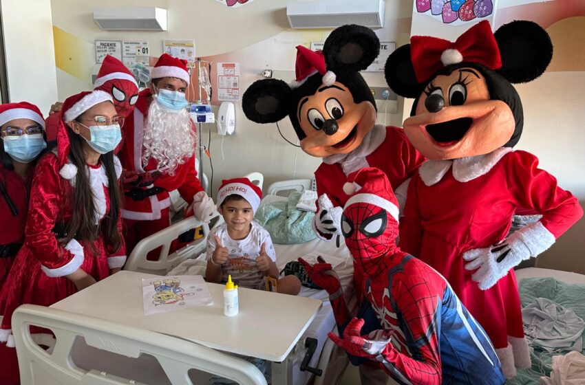  Papai Noel e super-heróis visitam crianças internadas no Regional do Baixo Amazonas