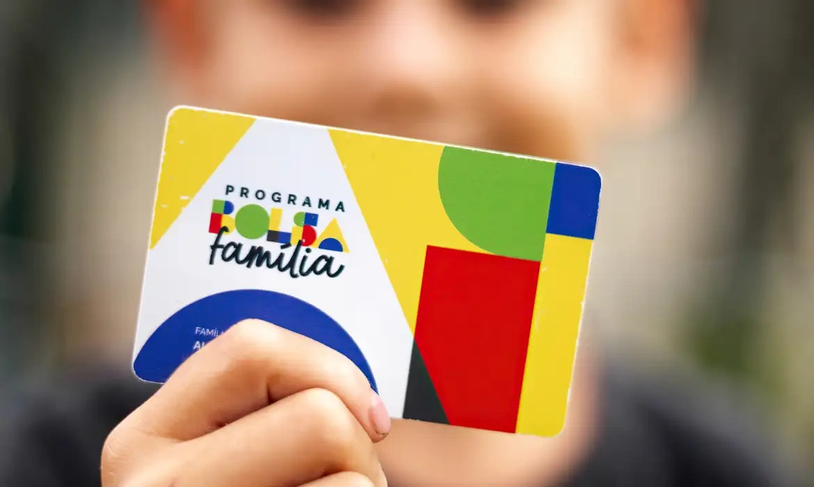  Caixa começa a pagar Bolsa Família de maio