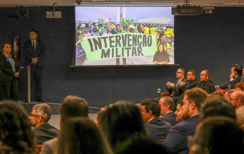  STF tem maioria para tornar Bolsonaro 1° ex-presidente réu por golpe