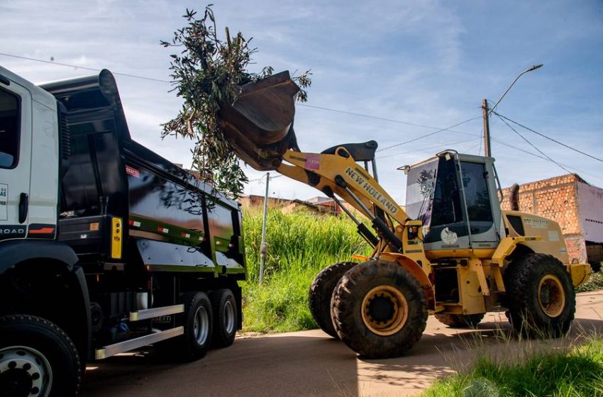  Prefeitura de Parauapebas intensifica coleta de entulho no bairro Amazônia até sexta-feira (23)