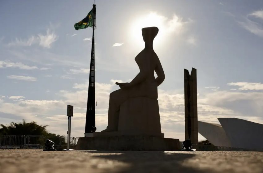  Ao vivo: acompanhe 2° dia de votação do julgamento de Bolsonaro no STF
