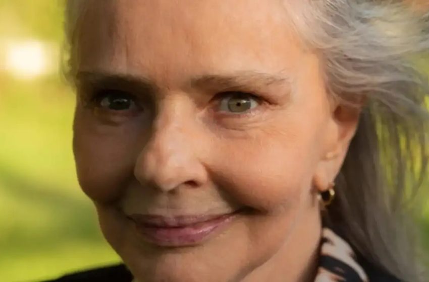  Morre aos 75 anos, a cantora e compositora Angela Ro Ro no Rio de Janeiro
