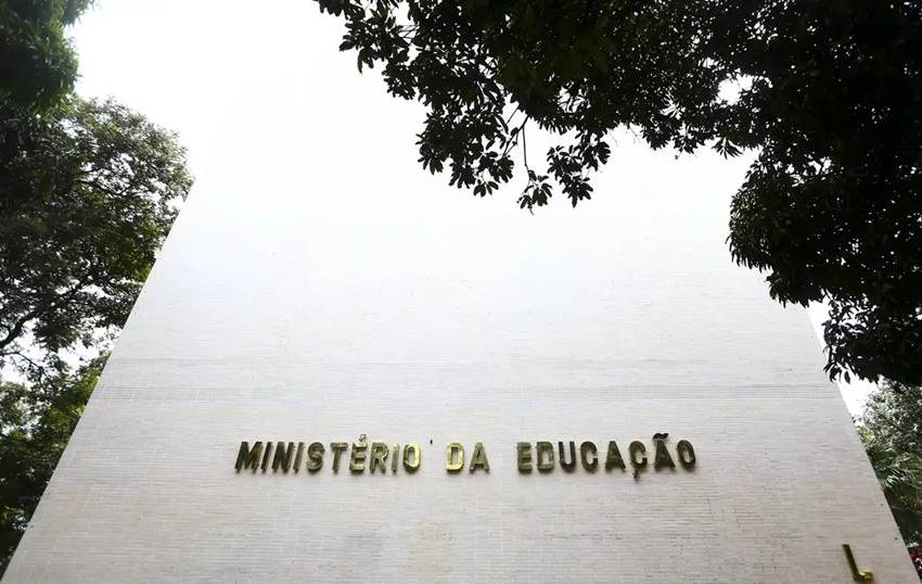  Sai lista de cursos superiores semipresenciais autorizados pelo MEC