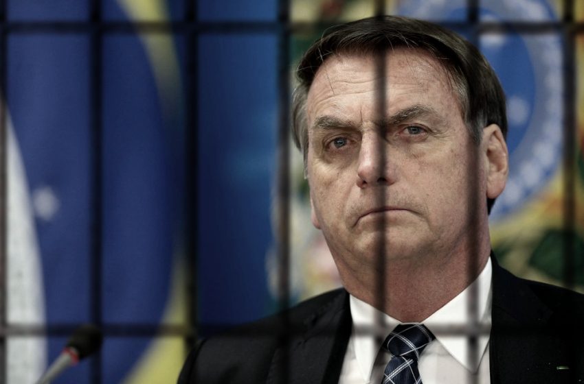  Bolsonaro pede para ficar em prisão domiciliar