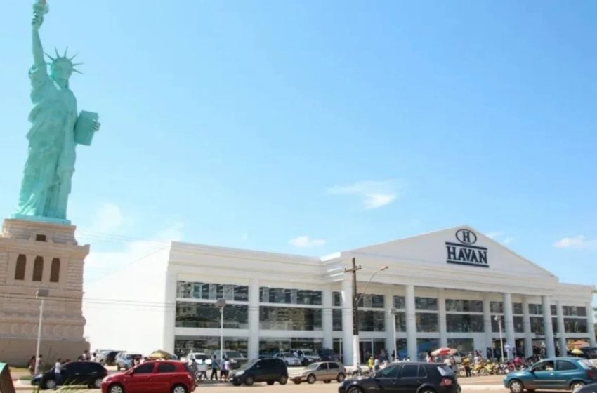  Fim de uma era: Havan aposenta Estátua da Liberdade