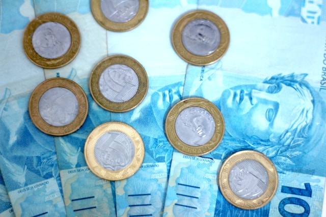 Salário de Agosto de 2026: Entenda o Prazo de Pagamento e os Descontos Legais da CLT