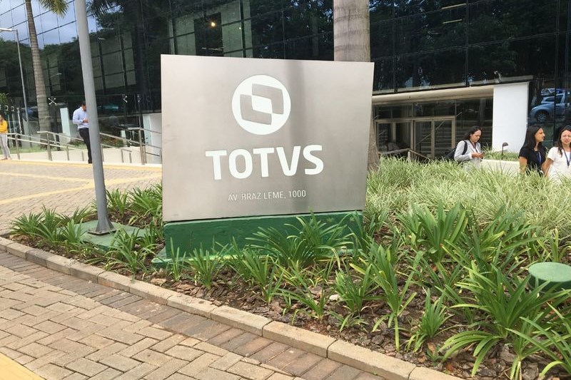 Totvs Anuncia Lançamento de Agentes de IA Para Outubro, Prometendo Vantagem Competitiva Inédita