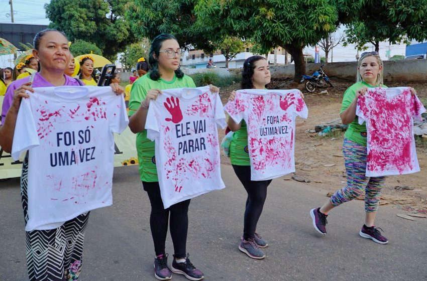 “Parem de nos matar”: Parauapebas marcha por justiça e contra a violência doméstica