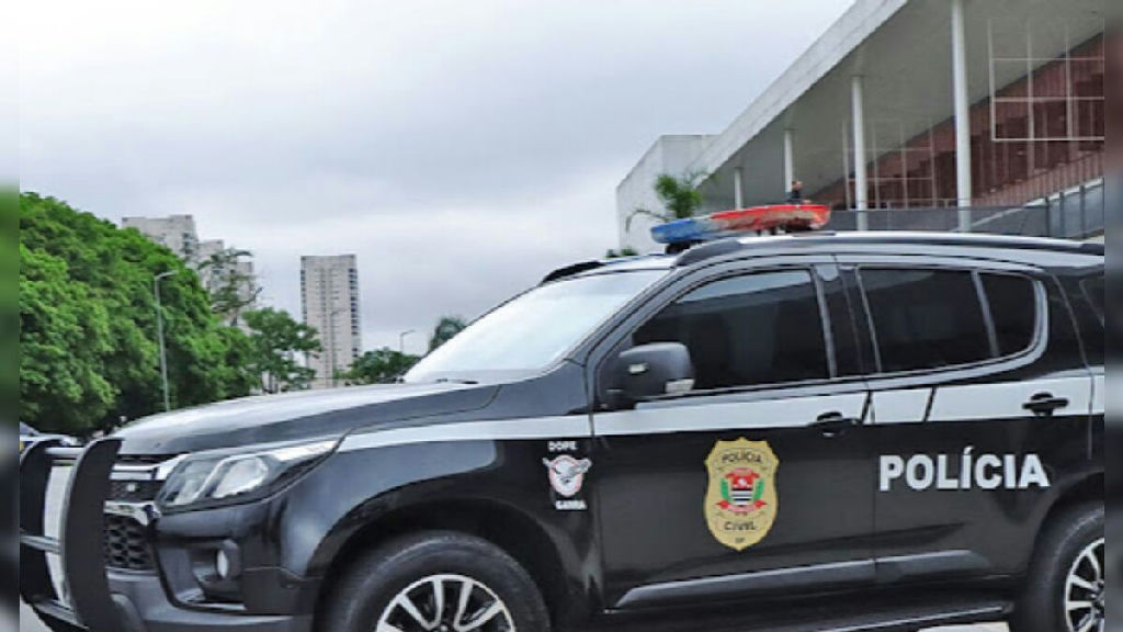 Criança de 8 anos aciona a polícia após presenciar agressão contra a mãe em São Paulo