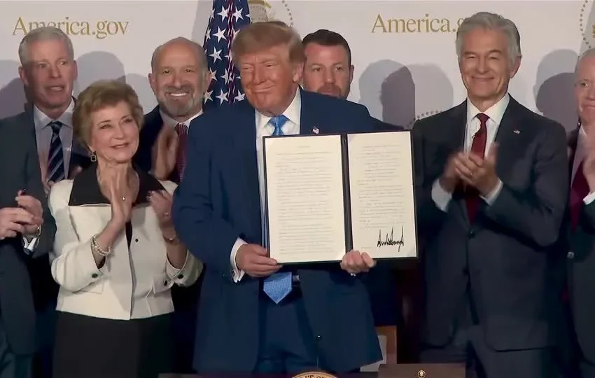 Donald Trump lança plataforma America.gov e faz comentário polêmico sobre seu legado