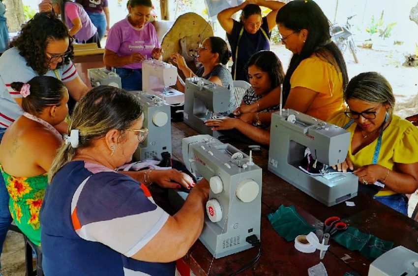 Mulheres da zona rural de Parauapebas recebem curso inédito de corte e costura da Casa de Mainha