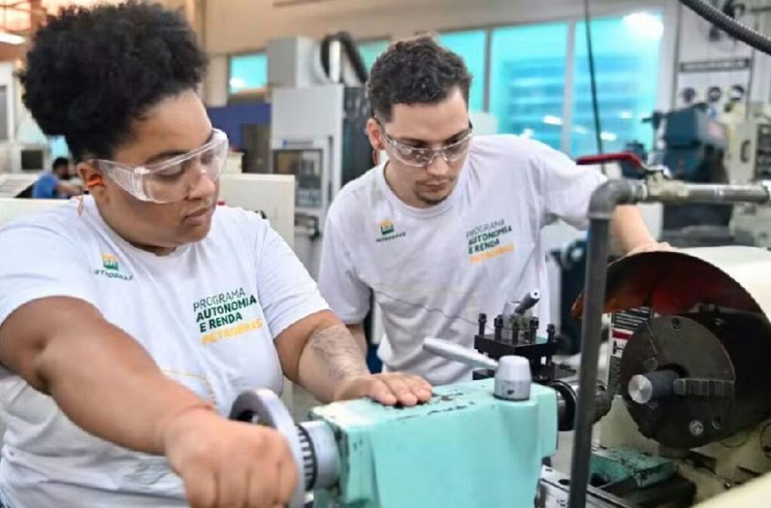 Petrobras abre 820 vagas em cursos técnicos com pagamento de bolsa mensal