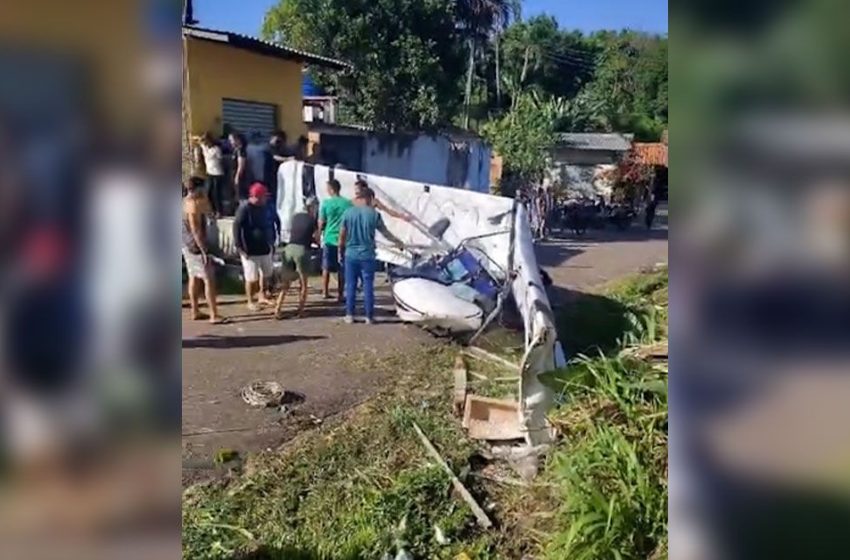  Avião de pequeno porte cai em área residencial na região Metropolitana de Belém