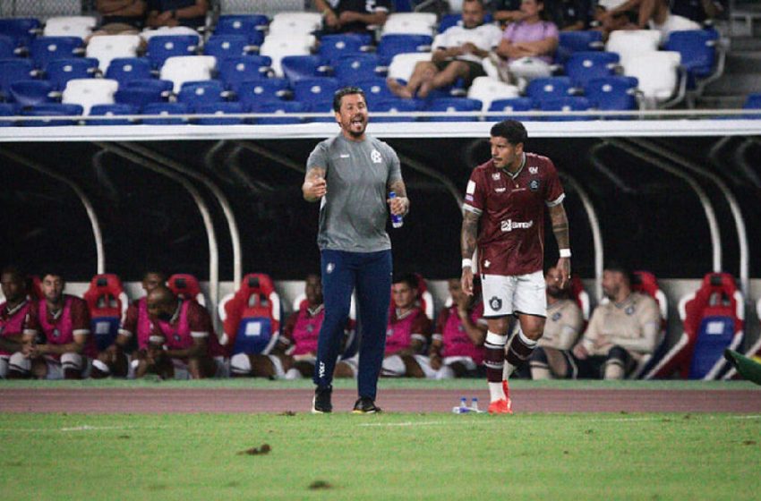 Carpini aponta pênalti não marcado e lamenta empate do Remo contra o Grêmio