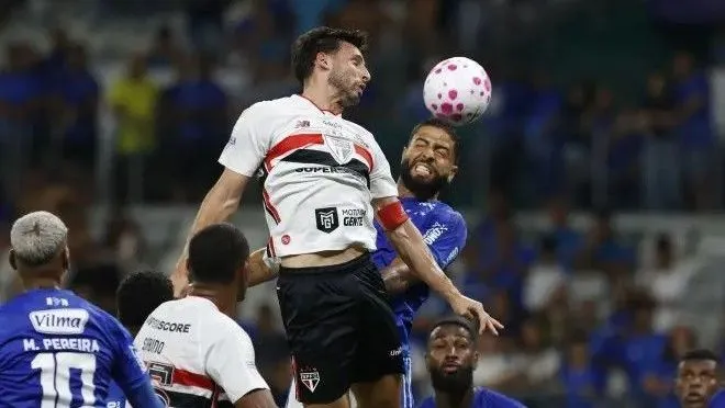 Derrota para o Cruzeiro: Calleri avalia São Paulo "muito abaixo" e projeta "finais" no Brasileirão