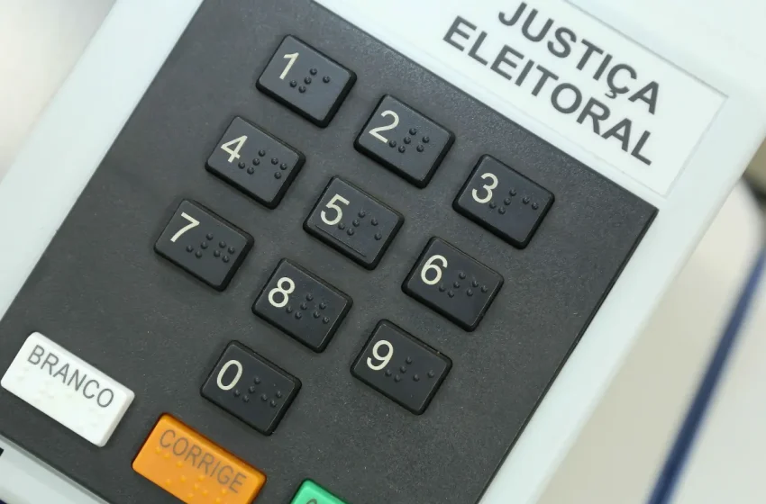 Entenda por que o voto para deputados abre a sequência na urna eletrônica brasileira