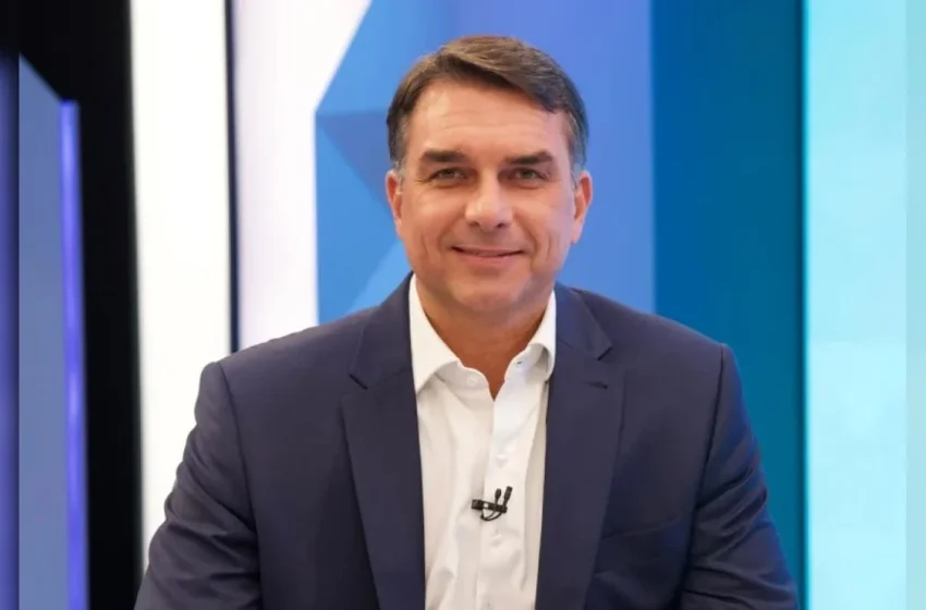Entrevista de Flávio Bolsonaro ao Jornal Nacional é marcada por panelaços em todo o país