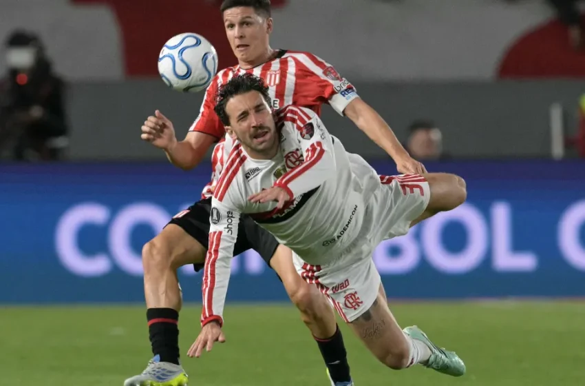 Flamengo empata sem gols com Estudiantes na Argentina e decide vaga na Libertadores em casa