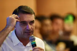 Flávio afasta mudanças em pisos de saúde e garante reajuste real do salário mínimo