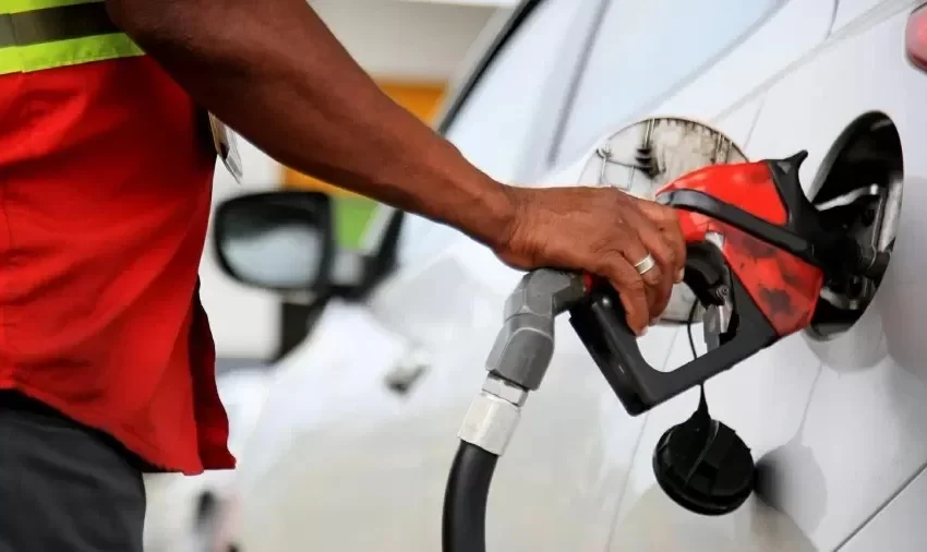Gasolina comum registra leve queda nos preços em Marabá