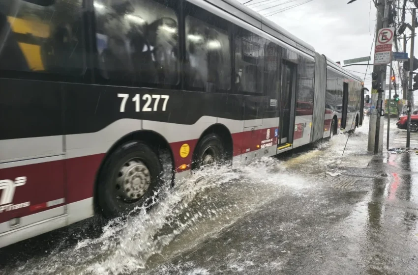 Inmet emite alerta para chuvas fortes no Centro-Oeste e calor de 40°C no Nordeste nesta terça-feira