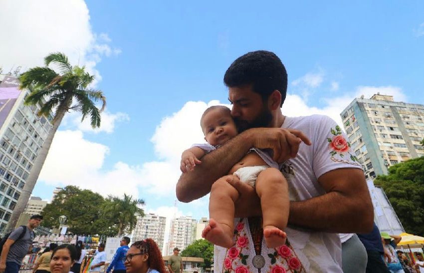 Jornada de fé e gratidão: família percorre 110 km até a Basílica de Nazaré