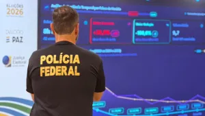 Polícia Federal apreende R$ 789 mil e conduz 59 pessoas por crimes eleitorais