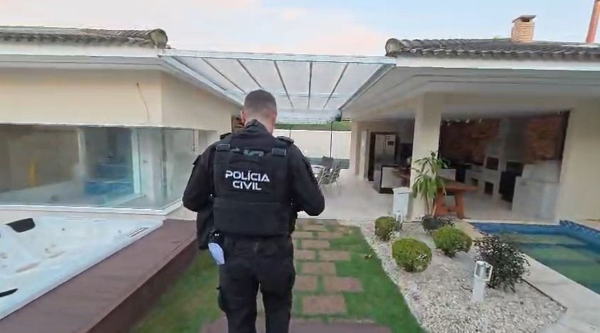 Polícia Federal prende mãe e irmão de Oruam em operação contra internet do Comando Vermelho