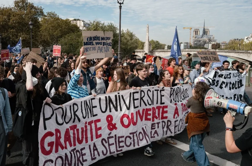 Protestos na França têm ataques a prefeituras e atos em várias cidades