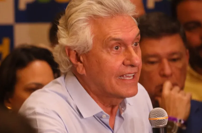 Ronaldo Caiado oficializa apoio a Flávio Bolsonaro no segundo turno da eleição presidencial