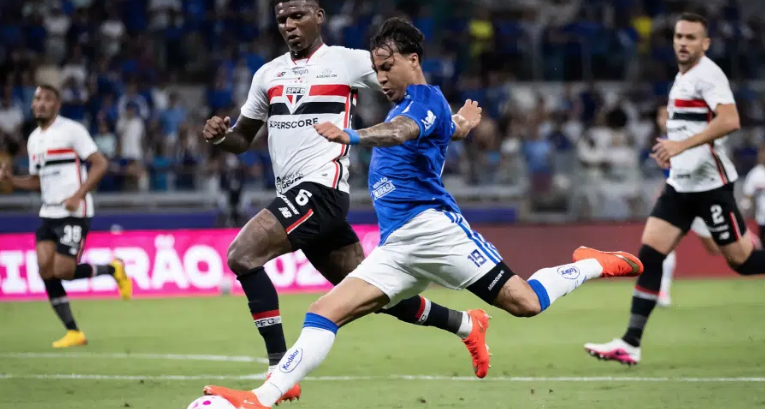 São Paulo sofre nova derrota para o Cruzeiro e vê preocupante falta de perspectiva no Brasileirão