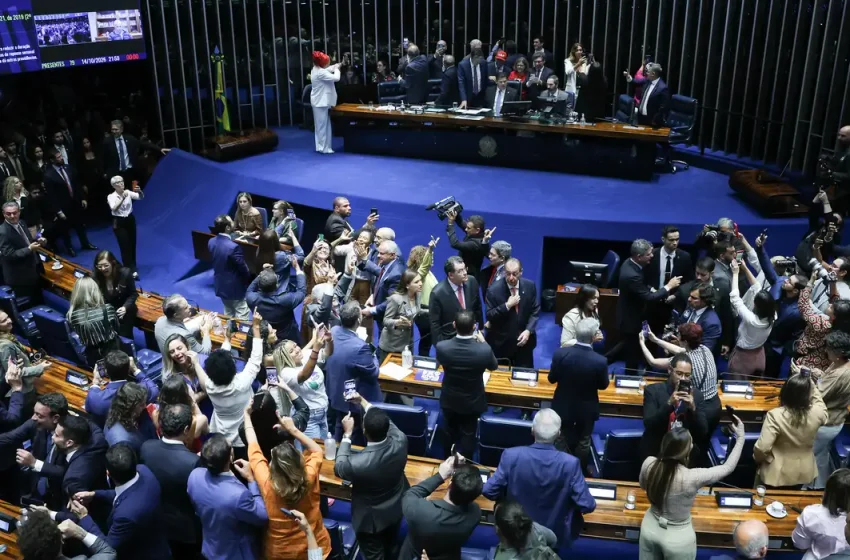 Senado dá 1º passo para acabar com a escala 6×1 e mudar jornada de trabalho
