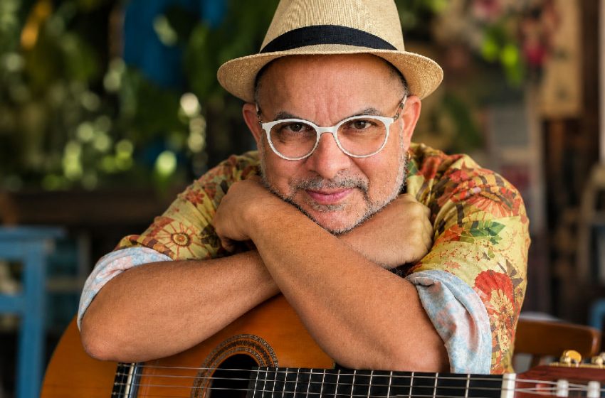 Sesc Ver-o-peso recebe show comemorativo de 35 anos de carreira de Pedrinho Callado em Belém