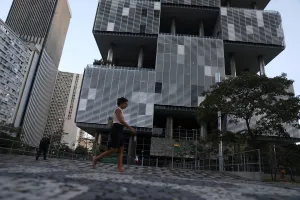 Surpresa eleitoral impulsiona Adrs brasileiras em Nova York: Petrobras e bancos saltam até 12%