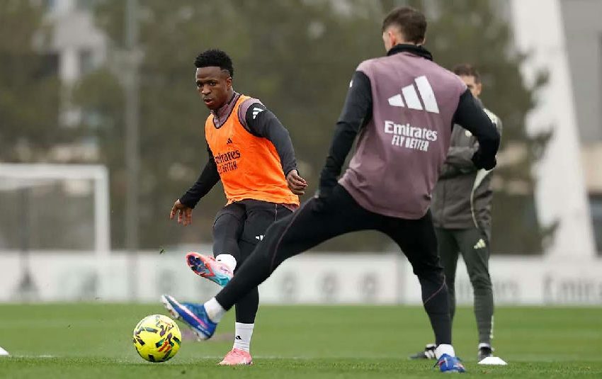 Vinicius Júnior enfrenta momento de instabilidade no Real Madrid sob o comando de Mourinho